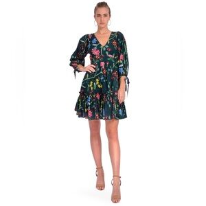 Cara Cara NWT Millbrook Tie-Waist Floral Dress size: Small